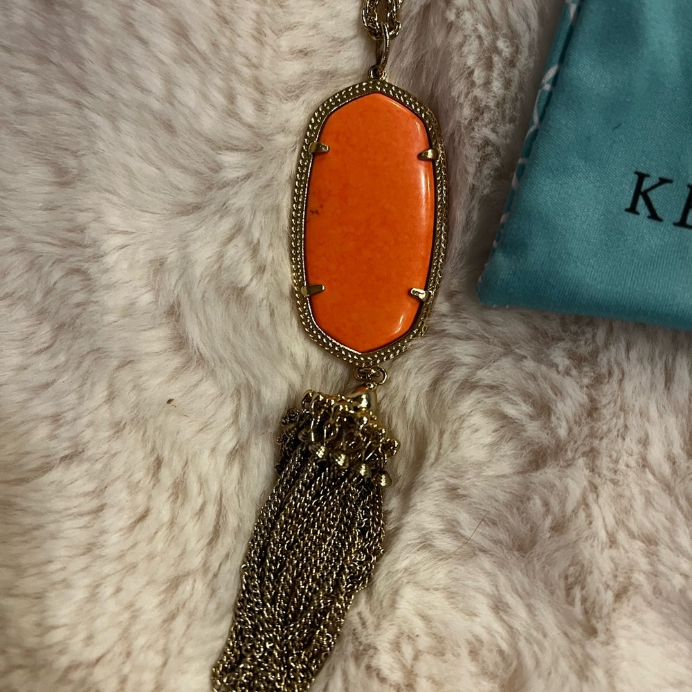 Kendra Scott necklace